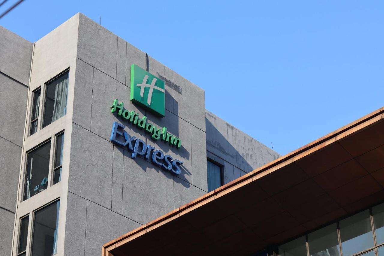 Holiday Inn Express Bangkok Sukhumvit 11 By Ihg Buitenkant foto