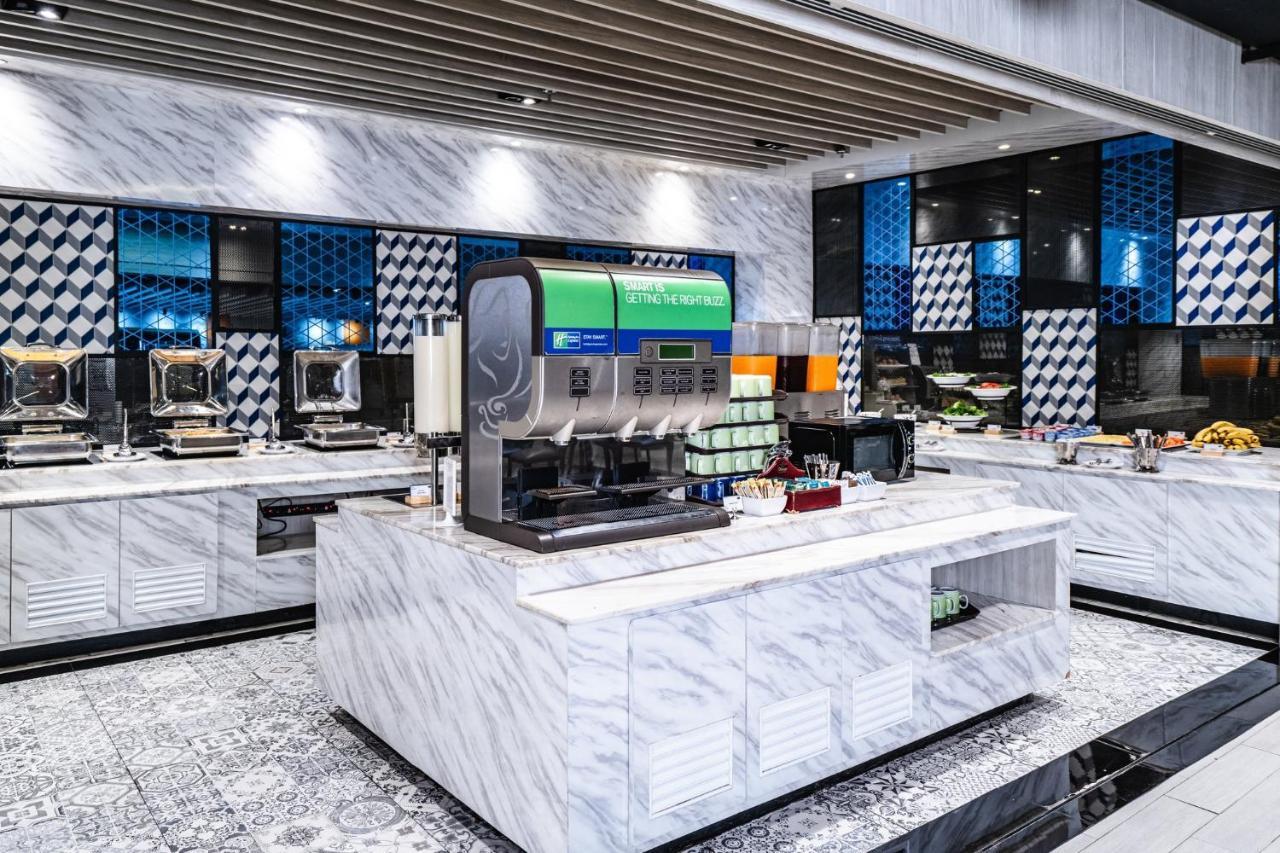 Holiday Inn Express Bangkok Sukhumvit 11 By Ihg Buitenkant foto